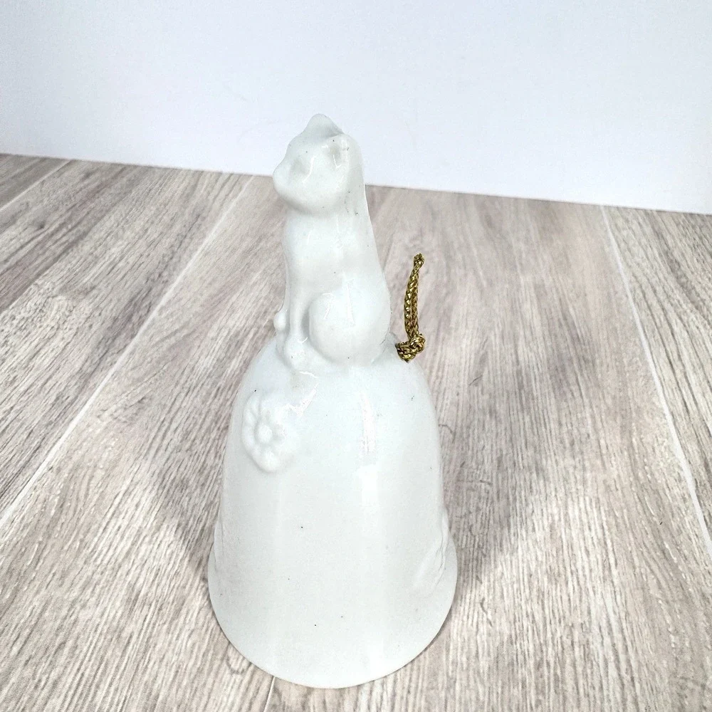 Vintage‎ White Ceramic Cat Bell Figurine Hand Bell Floral Design 4in
